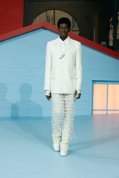 Look 64